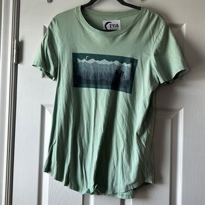 Zyia hiking tee